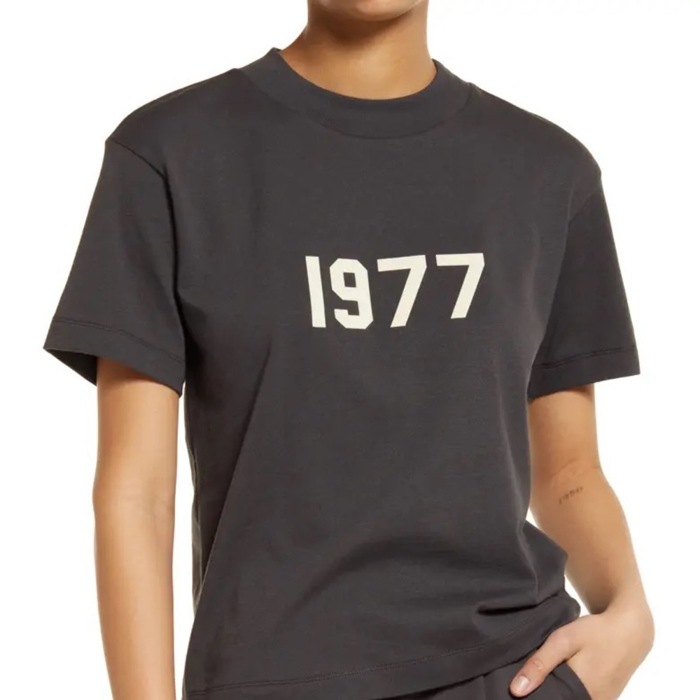 NWT Essentials/ fear of god Women’s Tee